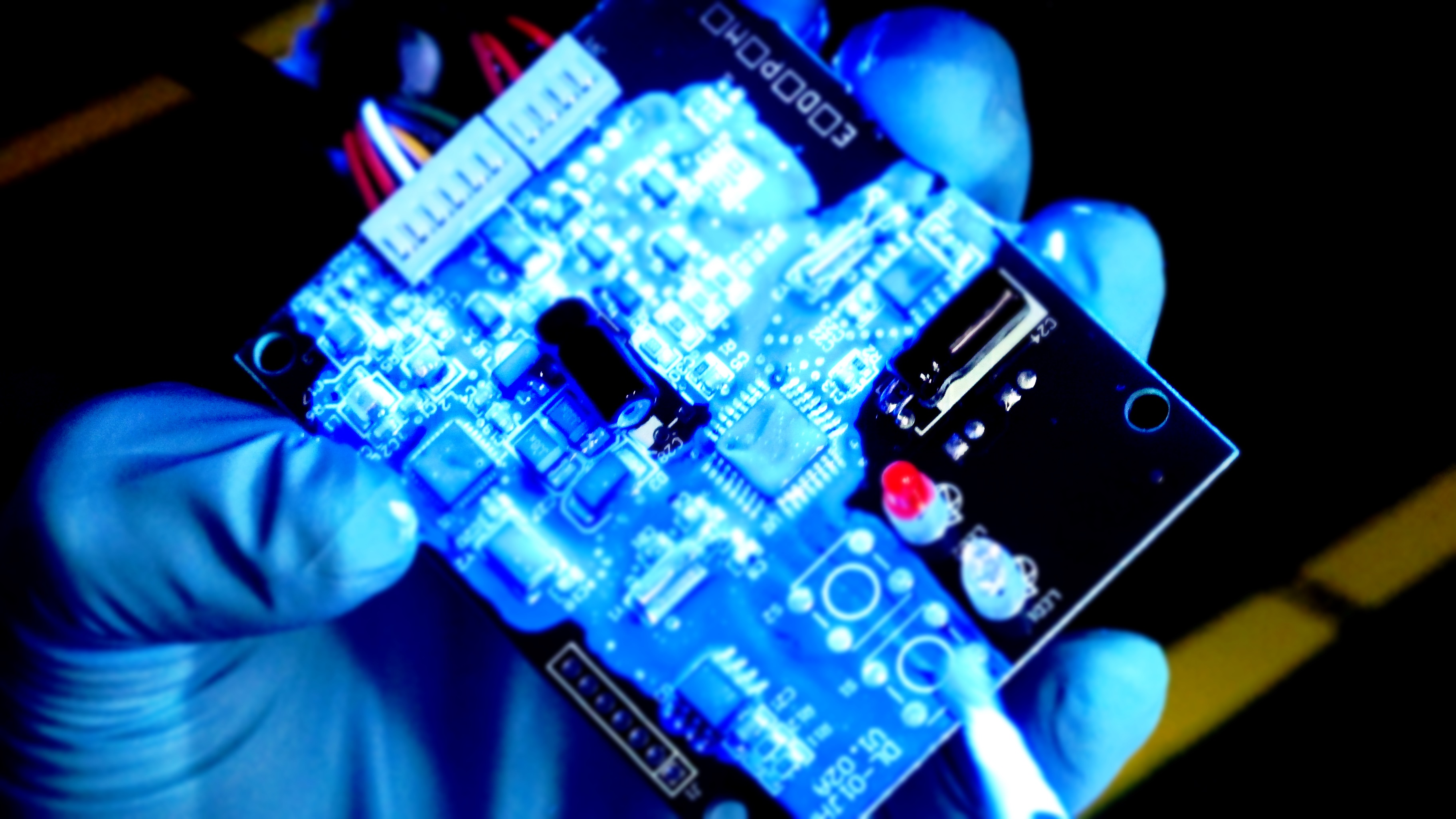 領先的電子產品方案提供者